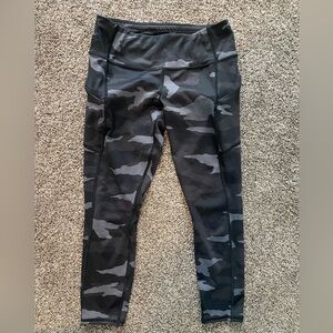 Athleta crop leggings